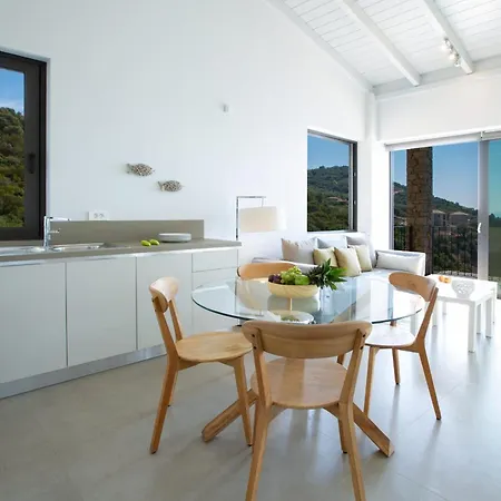 Kalamos - Modern In Bay With Direct Access To Sea Szívota